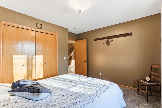 7876 Isleton Avenue S, Cottage Grove, MN 55016