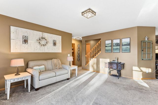 7876 Isleton Avenue S, Cottage Grove, MN 55016