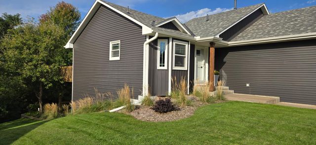 7876 Isleton Avenue S, Cottage Grove, MN 55016