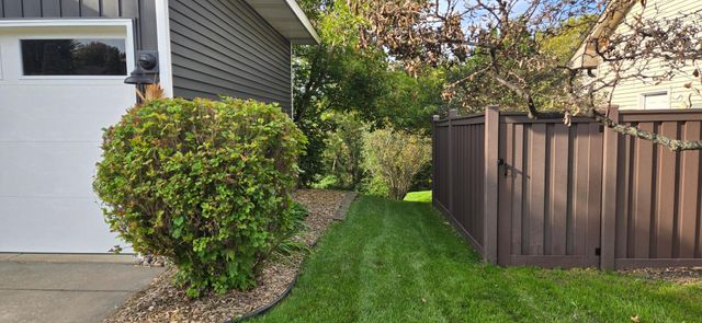 7876 Isleton Avenue S, Cottage Grove, MN 55016