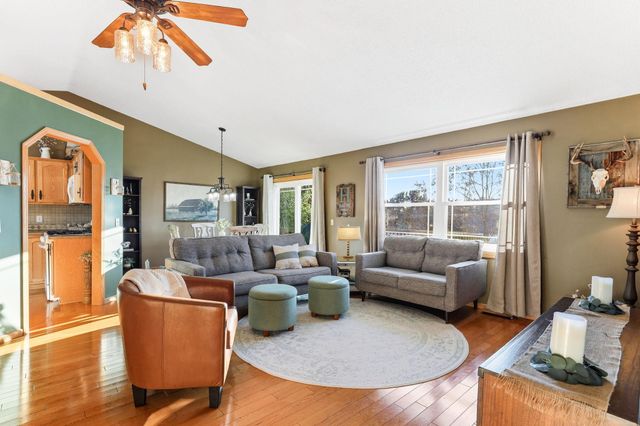 7876 Isleton Avenue S, Cottage Grove, MN 55016