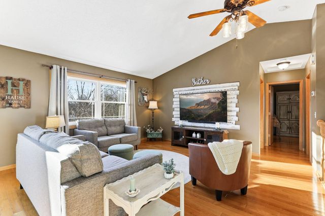 7876 Isleton Avenue S, Cottage Grove, MN 55016