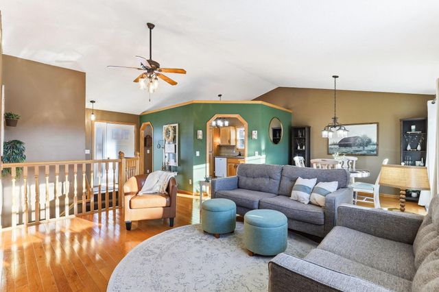 7876 Isleton Avenue S, Cottage Grove, MN 55016