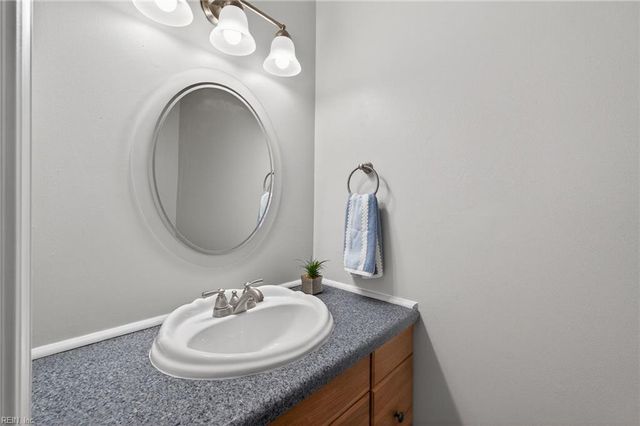 1425 Lake Christopher DR, Virginia Beach, VA 23464