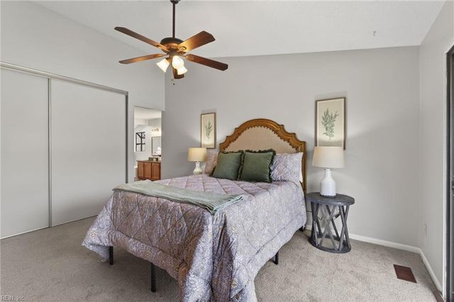 1425 Lake Christopher DR, Virginia Beach, VA 23464