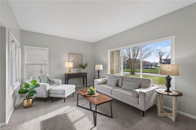 1425 Lake Christopher DR, Virginia Beach, VA 23464