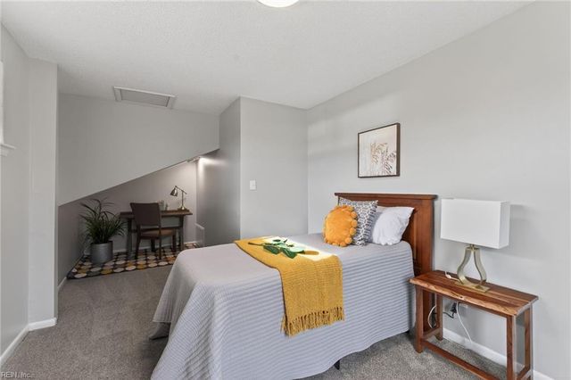 1425 Lake Christopher DR, Virginia Beach, VA 23464