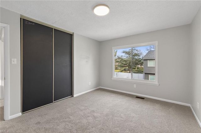 1425 Lake Christopher DR, Virginia Beach, VA 23464