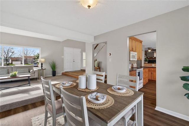 1425 Lake Christopher DR, Virginia Beach, VA 23464