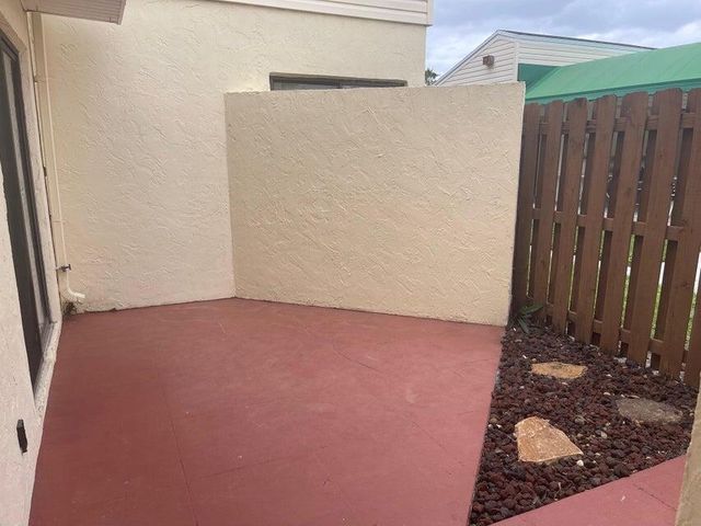 639 Executive Center Drive O-107, West Palm Beach, FL 33401