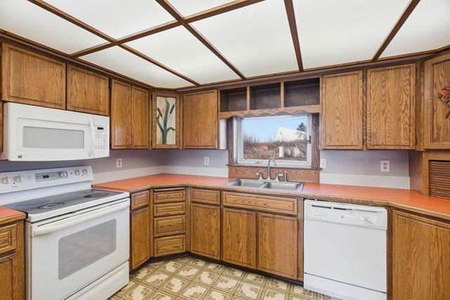 10001 E Bigelow Gulch Rd, Spokane, WA 99217