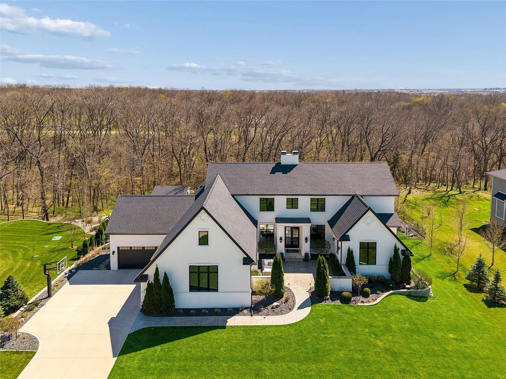25046 Greyhawk Drive, Adel, IA 50003