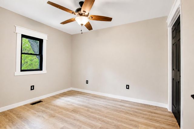 122 E 632 N, Valparaiso, IN 46383