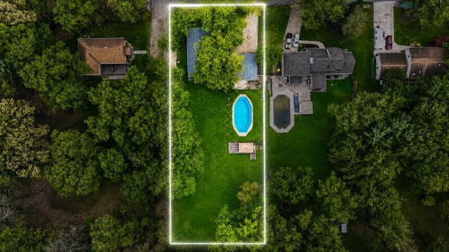 122 E 632 N, Valparaiso, IN 46383
