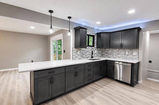 122 E 632 N, Valparaiso, IN 46383