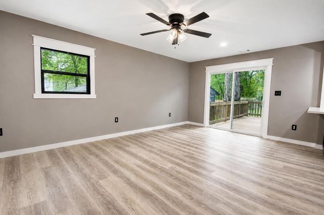 122 E 632 N, Valparaiso, IN 46383