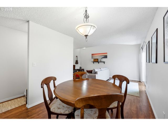 724 Se RENE Ave, Gresham, OR 97080