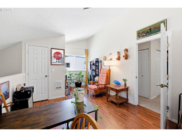 724 Se RENE Ave, Gresham, OR 97080