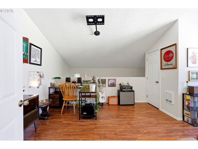 724 Se RENE Ave, Gresham, OR 97080