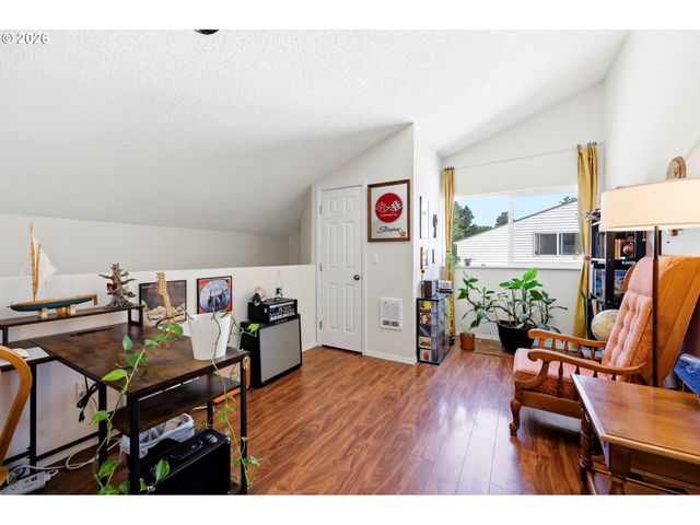 724 Se RENE Ave, Gresham, OR 97080
