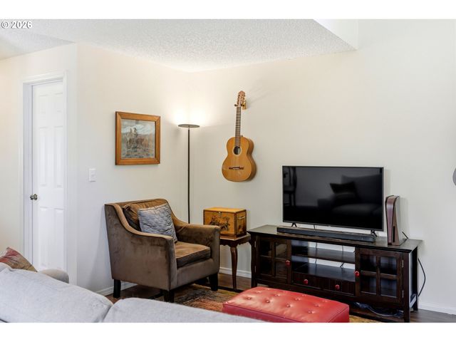 724 Se RENE Ave, Gresham, OR 97080
