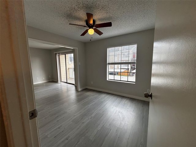 2750 Holly Hall Street 1207, Houston, TX 77054