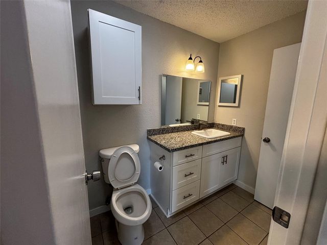 2750 Holly Hall Street 1207, Houston, TX 77054