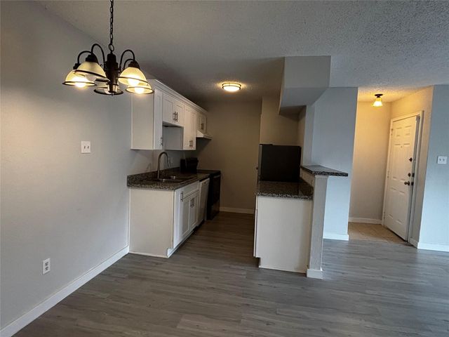 2750 Holly Hall Street 1207, Houston, TX 77054