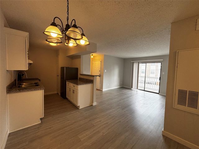 2750 Holly Hall Street 1207, Houston, TX 77054