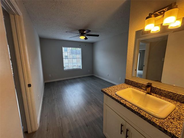 2750 Holly Hall Street 1207, Houston, TX 77054