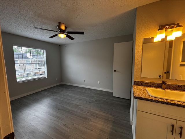 2750 Holly Hall Street 1207, Houston, TX 77054