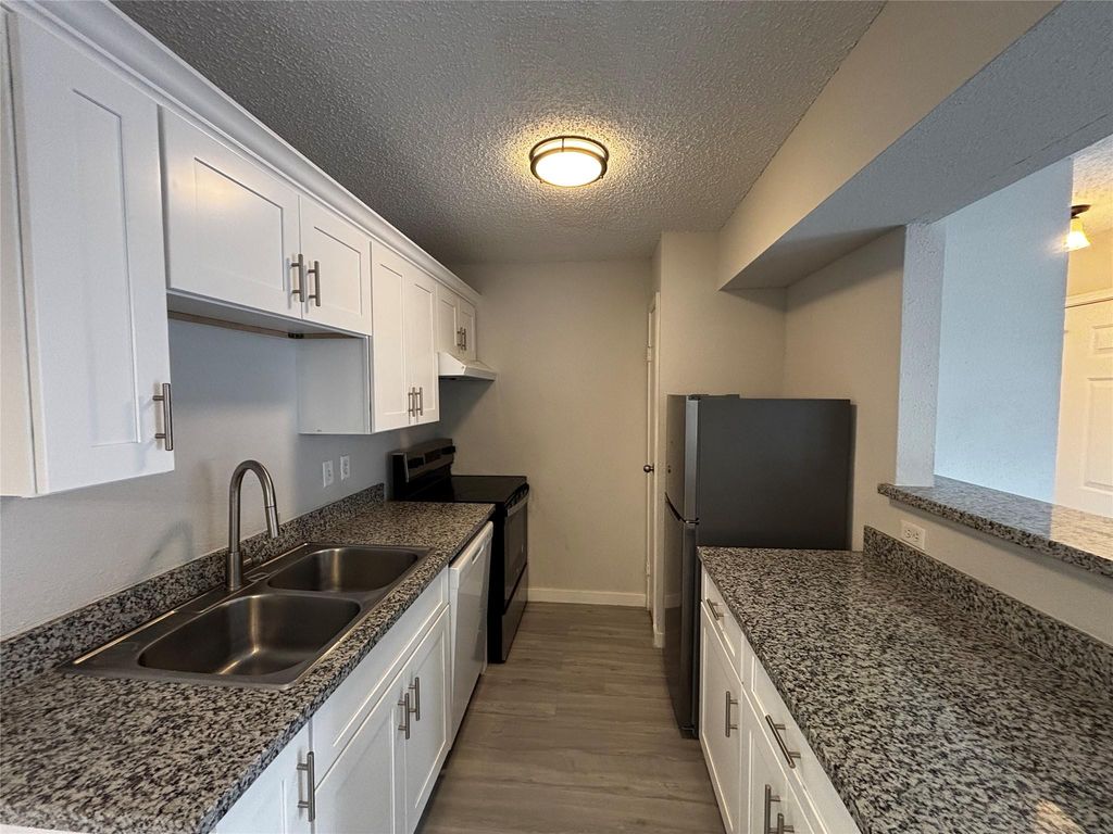 2750 Holly Hall Street 1207, Houston, TX 77054