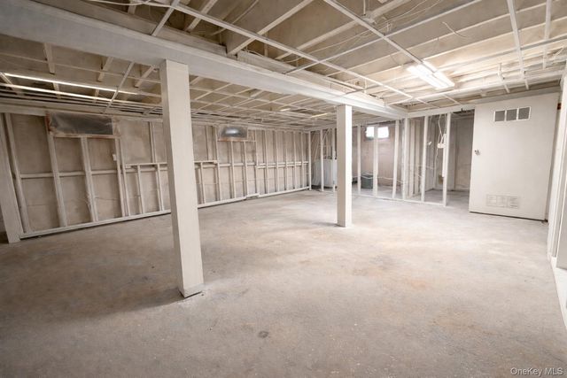 9 Katie Court, Lake Grove, NY 11755