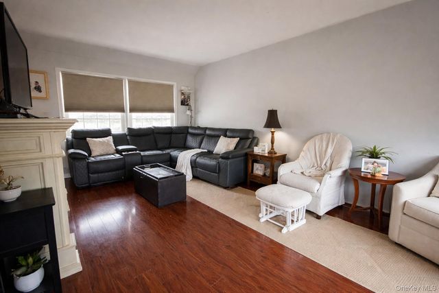 9 Katie Court, Lake Grove, NY 11755