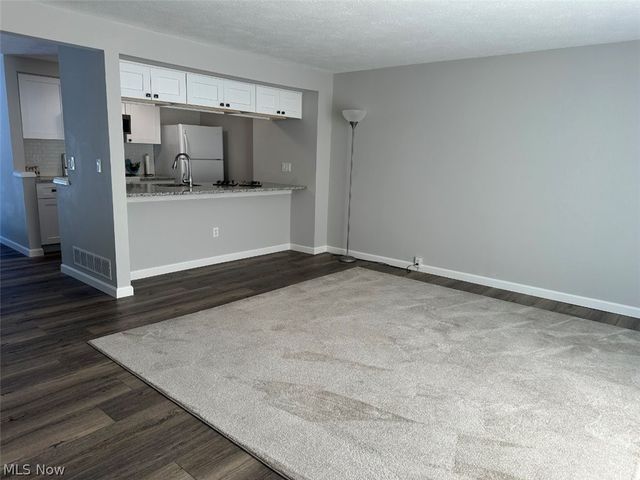 9632 E. Idlewood Drive, Twinsburg, OH 44087