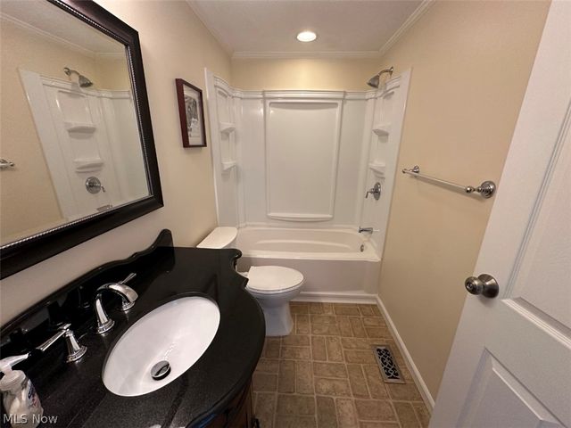 9632 E. Idlewood Drive, Twinsburg, OH 44087