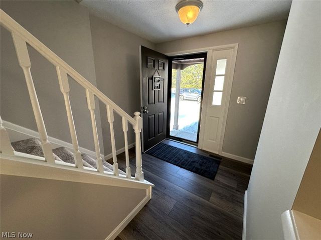 9632 E. Idlewood Drive, Twinsburg, OH 44087