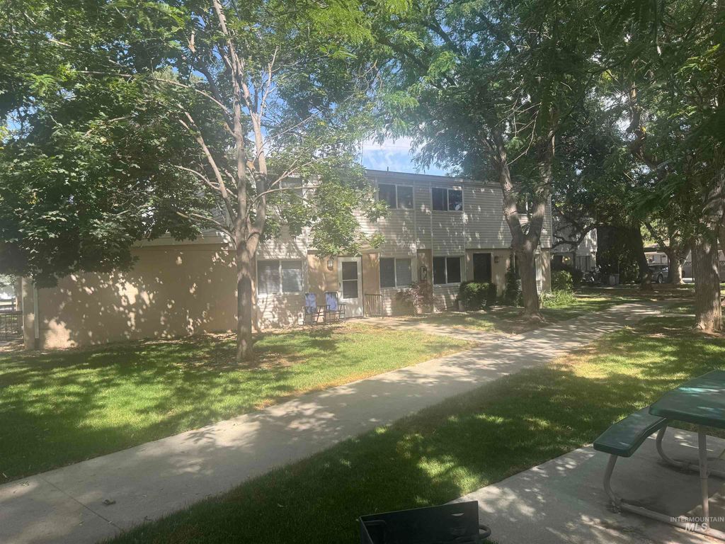 818 S Curtis, Boise, ID 83705