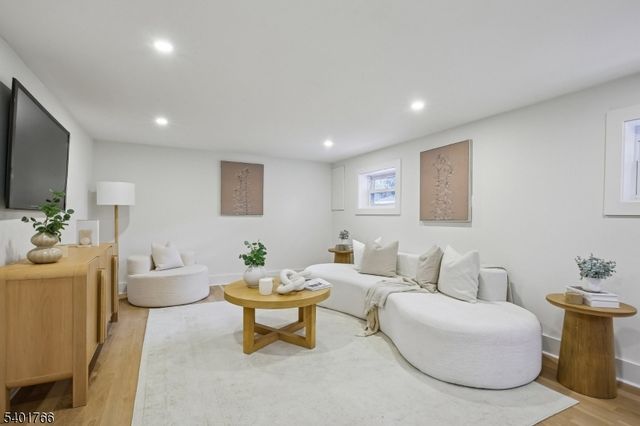 315 Mountain Ave, New Providence Boro, NJ 07974