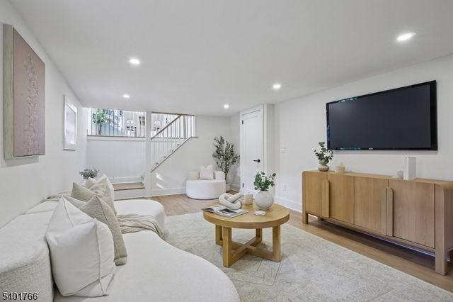 315 Mountain Ave, New Providence Boro, NJ 07974