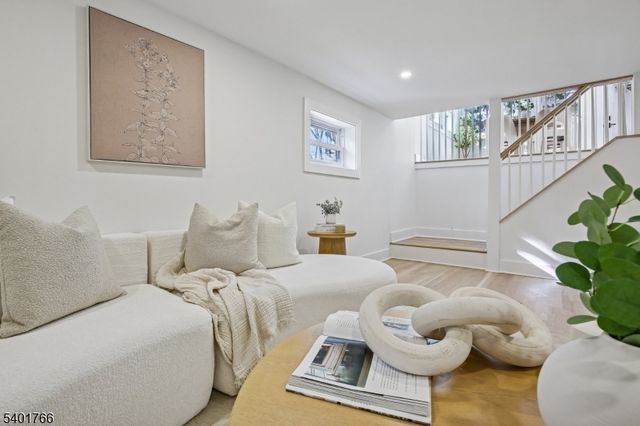 315 Mountain Ave, New Providence Boro, NJ 07974