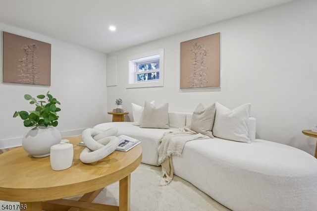 315 Mountain Ave, New Providence Boro, NJ 07974