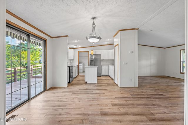 2943 Flicker Lane, Dandridge, TN 37725