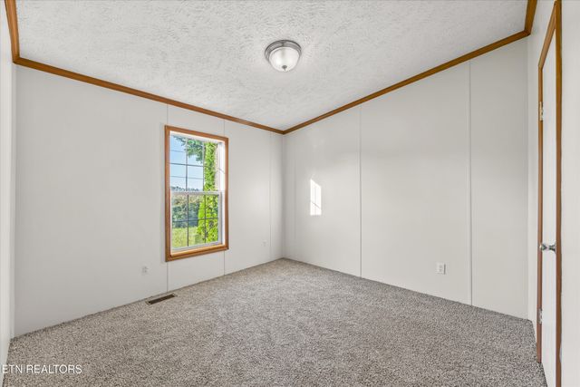 2943 Flicker Lane, Dandridge, TN 37725