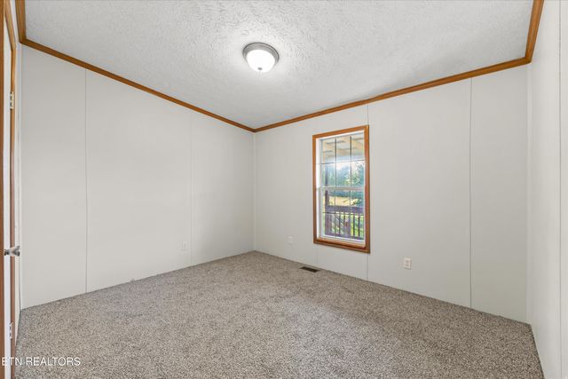 2943 Flicker Lane, Dandridge, TN 37725