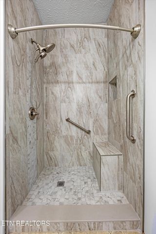 2943 Flicker Lane, Dandridge, TN 37725