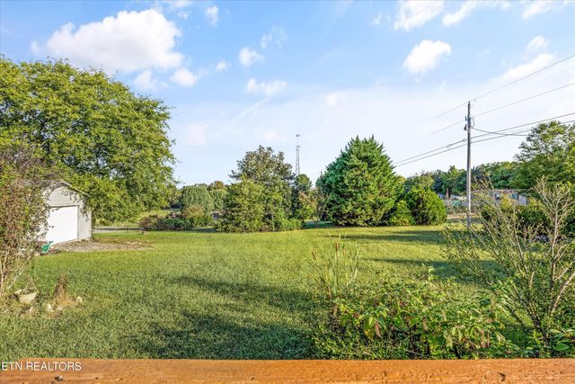 2943 Flicker Lane, Dandridge, TN 37725