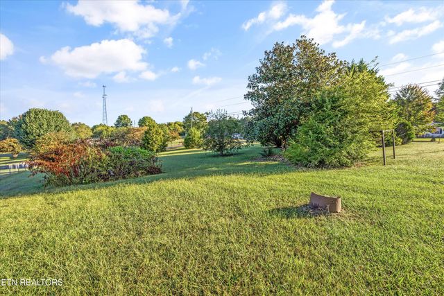 2943 Flicker Lane, Dandridge, TN 37725