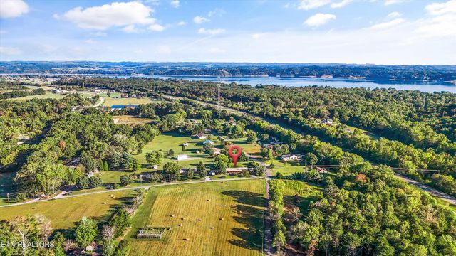 2943 Flicker Lane, Dandridge, TN 37725