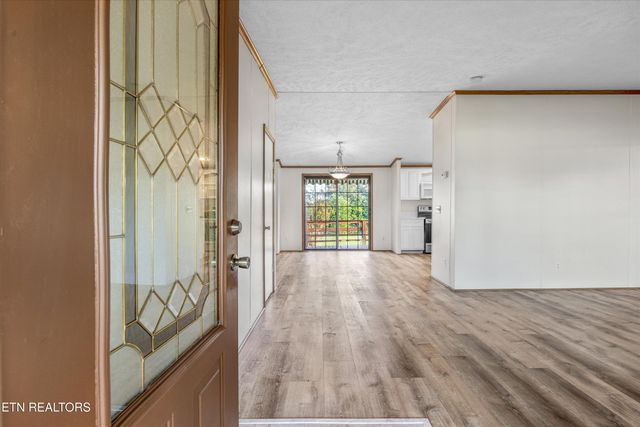 2943 Flicker Lane, Dandridge, TN 37725